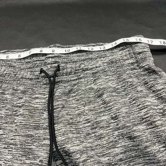 Under Armour women’s sweatpants - Brand new with tags - Size: Large - Picture 2 of 4